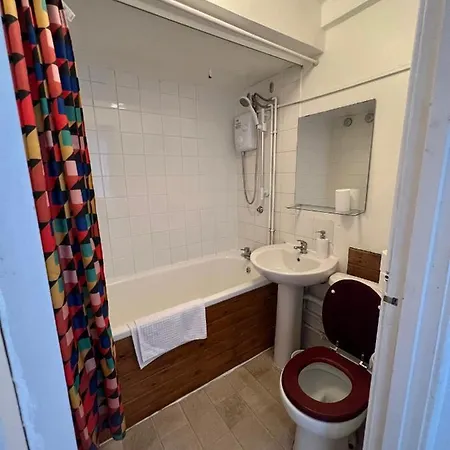 Bright Near Hyde Park Sleeps 4 * London