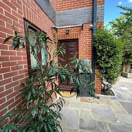 Apartment Stylish 1-bed London