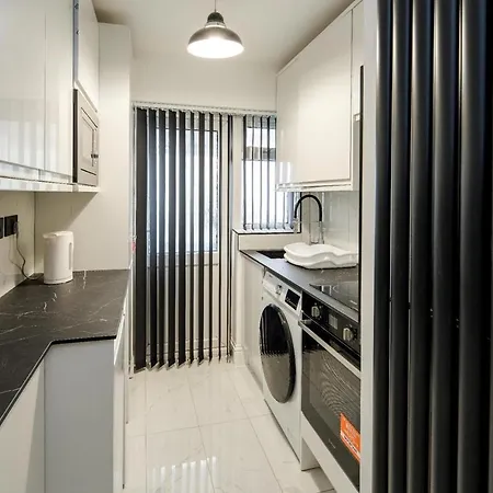 Commonside Luxury