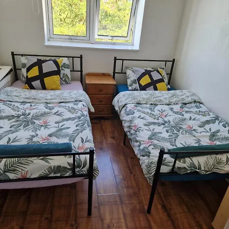 Kwatera prywatna Twin Bed For Guests