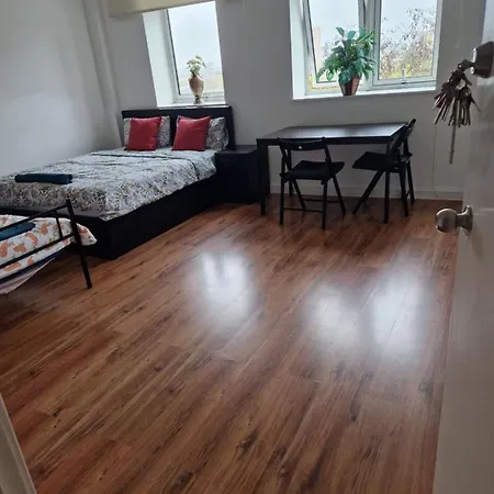 Homestay Twin Bed For Guests