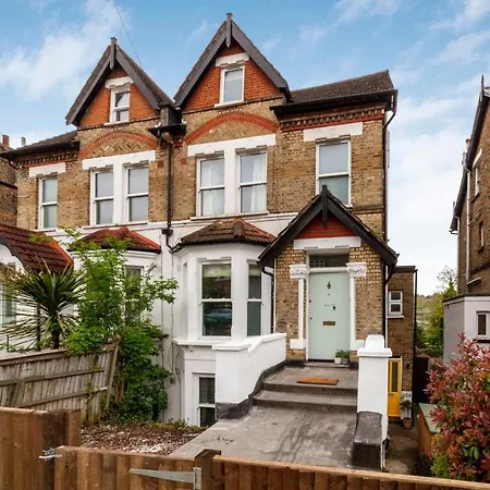 Fantastic 2br Flat Wgarden, West Norwood *