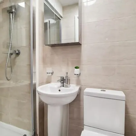 Apartment Flat 7 Mornington Crescent, 2 Bedroom, 1 Bathroom Flat *