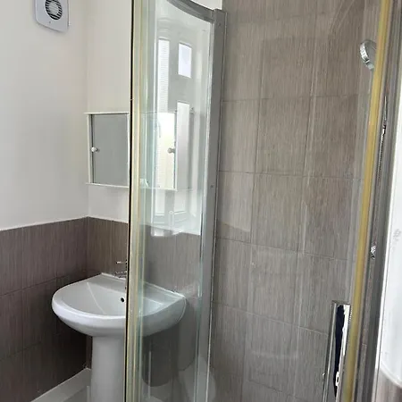 Spacious 2 Bed Flat * Barking (Greater London)