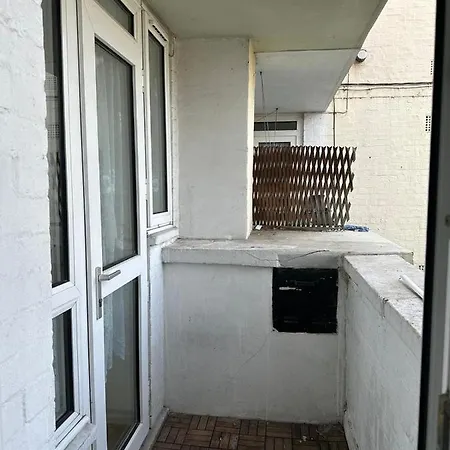 Spacious 2 Bed Flat Barking (Greater London)