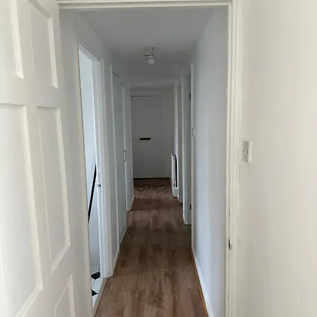 Spacious 2 Bed Flat Apartment
