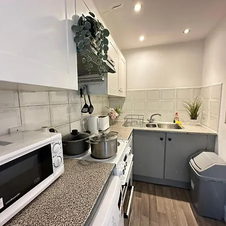 Burwood 2 Bedroom *