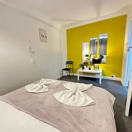 Burwood 2 Bedroom