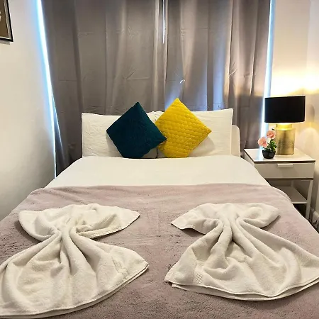 Apartment Burwood 2 Bedroom *