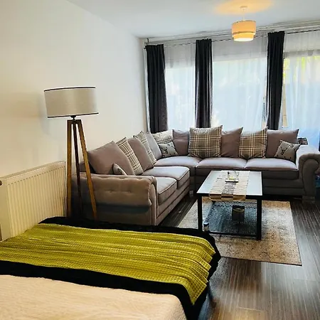 Apartment East -studio London