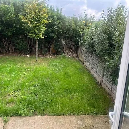 Appartamento 2 Bed With Garden & Parking West *