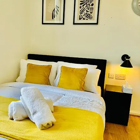 Private Studio Flat In *