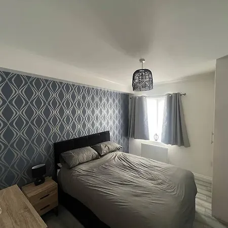 Appartamento 2 Bed With Garden & Parking West