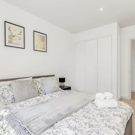 The Grand Cabo - Two Bed * London