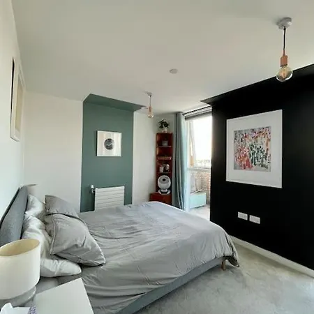 Elegant Chic Living: 1 Bed In Vibrant Area Appartement Londres