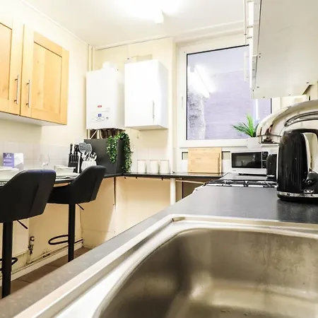 Cosy Property Right By Warren Street Station! Free Wifi! Apartment London
