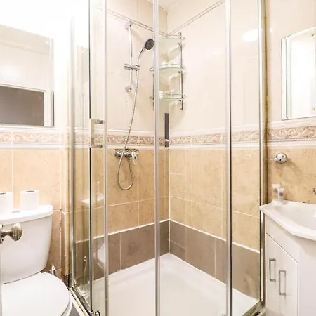 Apartment Cosy Property Right By Warren Street Station! Free Wifi!