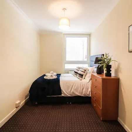 Cosy Property Right By Warren Street Station! Free Wifi! * London