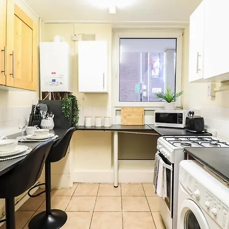 Cosy Property Right By Warren Street Station! Free Wifi! Apartment *