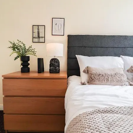 Cosy Property Right By Warren Street Station! Free Wifi! Apartment London