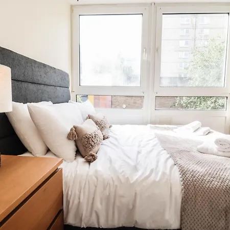Cosy Property Right By Warren Street Station! Free Wifi! Apartment *