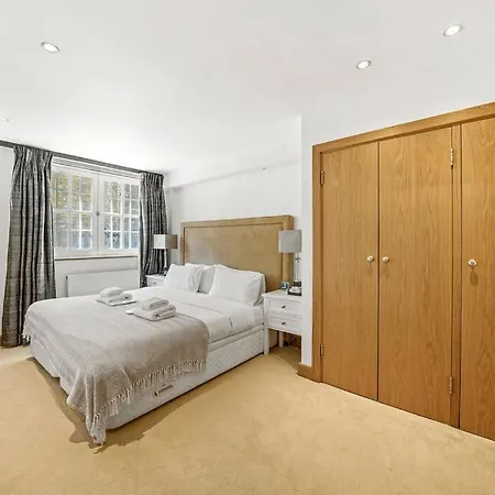 Luxury Next To Hyde Park Apartment *