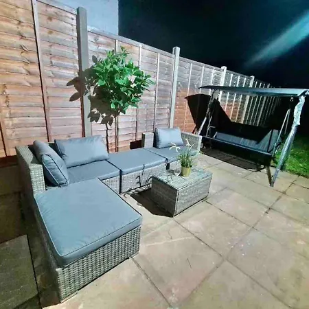 L A Place Croydon, London Norwood