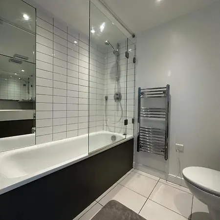 Luxury Modern 1 Bedroom With Balcony Londres