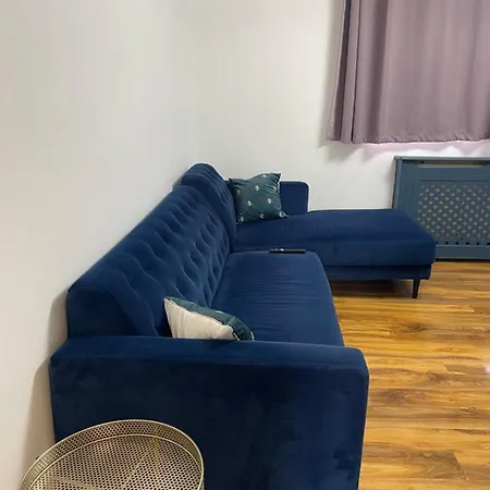 Elegant 2 Bedroom Flat In Chiswick Near Tube Stations * London