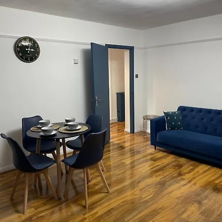 Elegant 2 Bedroom Flat In Chiswick Near Tube Stations Apartamento *