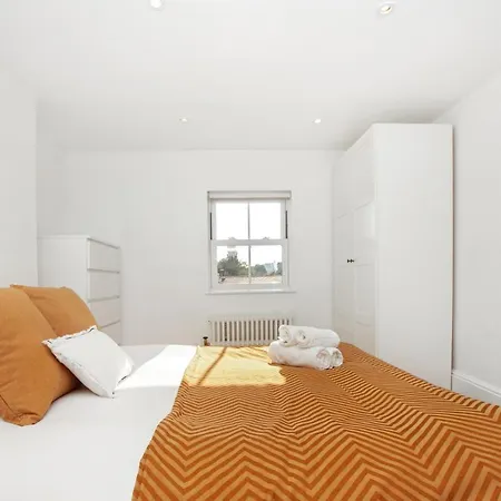 Bright, Stylish & Cosy 3-bed Flat Near Mile End Apartment *