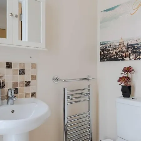 Balcony Park View Townhouse London