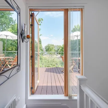 Balcony Park View Townhouse