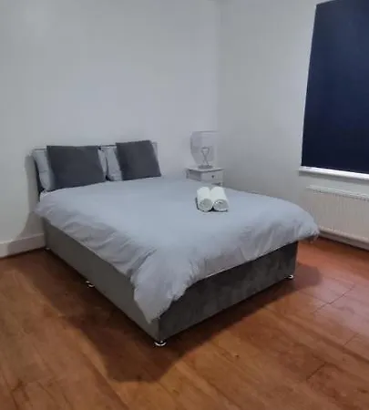 Cricklewood Broadway Guest Apartment *