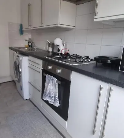 Cricklewood Broadway Guest Apartment
