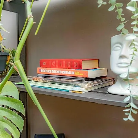Unique W/garden Hot Tub, Sauna & Cinema Apartment London