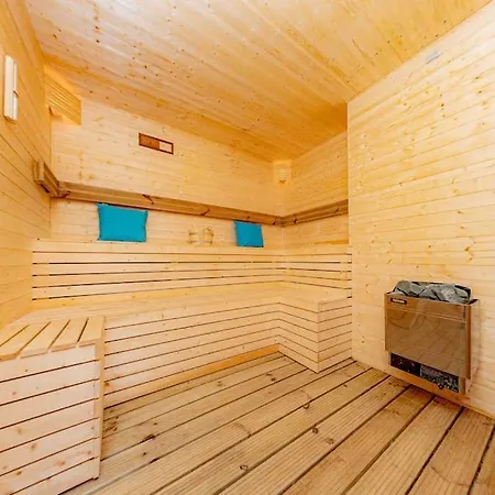 Apartment Unique W/garden Hot Tub, Sauna & Cinema London