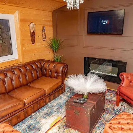 Unique W/garden Hot Tub, Sauna & Cinema * London