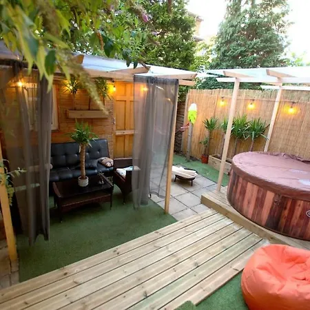 Unique W/garden Hot Tub, Sauna & Cinema * London