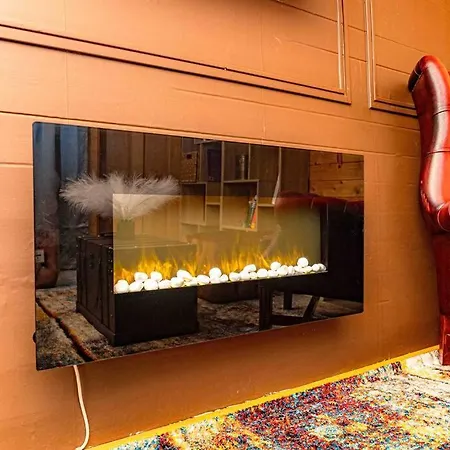Unique W/garden Hot Tub, Sauna & Cinema Apartment London