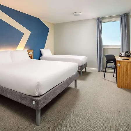 Отель Ibis Budget London Heathrow Хаунслоу