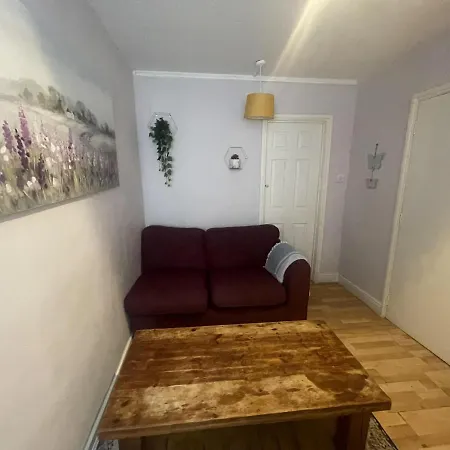 Comfy And Lovely 1-bed In Apartment
