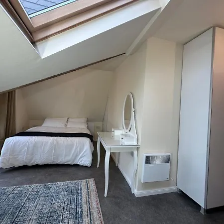 Holiday home North Spacious: 7-bedroom Group Retreat With Gym