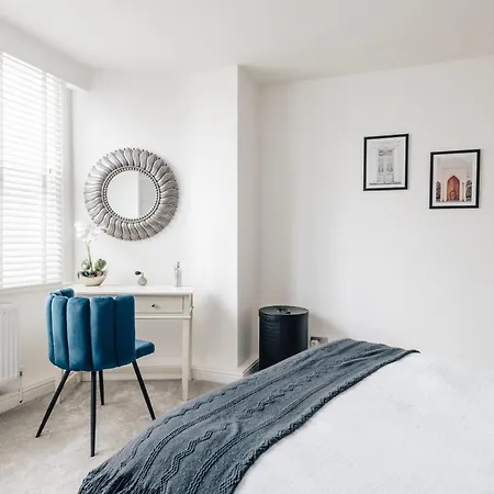 Chic 1 Bed Flat Zone 2 Hampstead Swiss Apartment