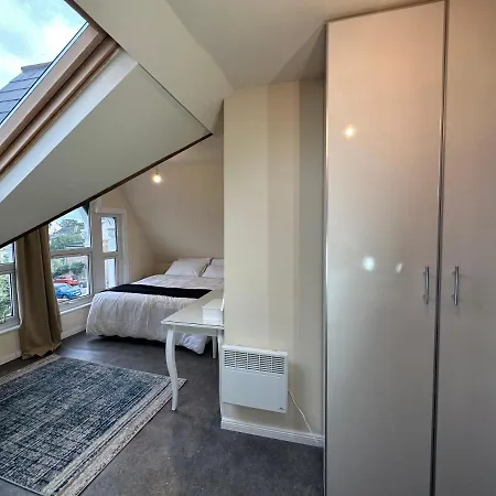 North Spacious: 7-bedroom Group Retreat With Gym * London