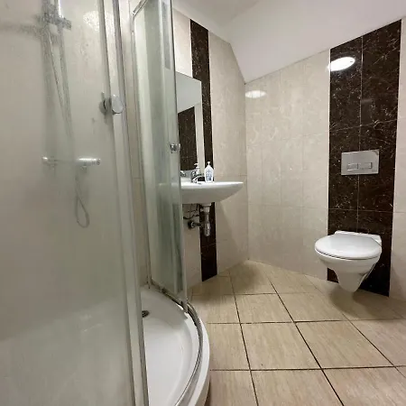 Holiday home North Spacious: 7-bedroom Group Retreat With Gym
