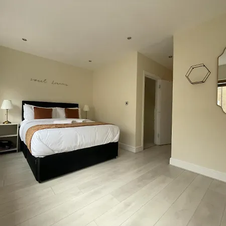 Second Nest Islington Town House *