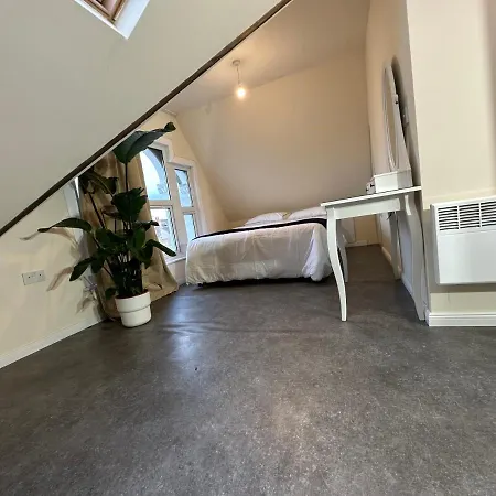North A Spacious 7 Bedroom House Accommodating Up To 18 People Complete With Own Gym And Table Tennis Dom wakacyjny Londyn