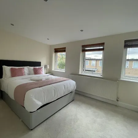 Second Nest Islington Town House