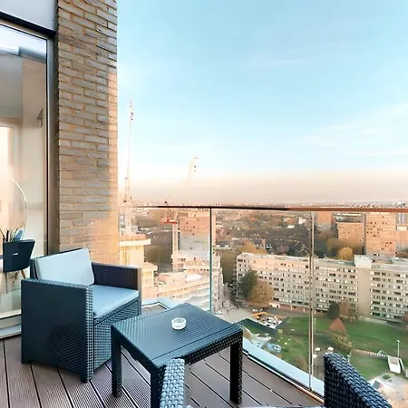 View 2-bed Battersea Penthouse - Underground Parking London